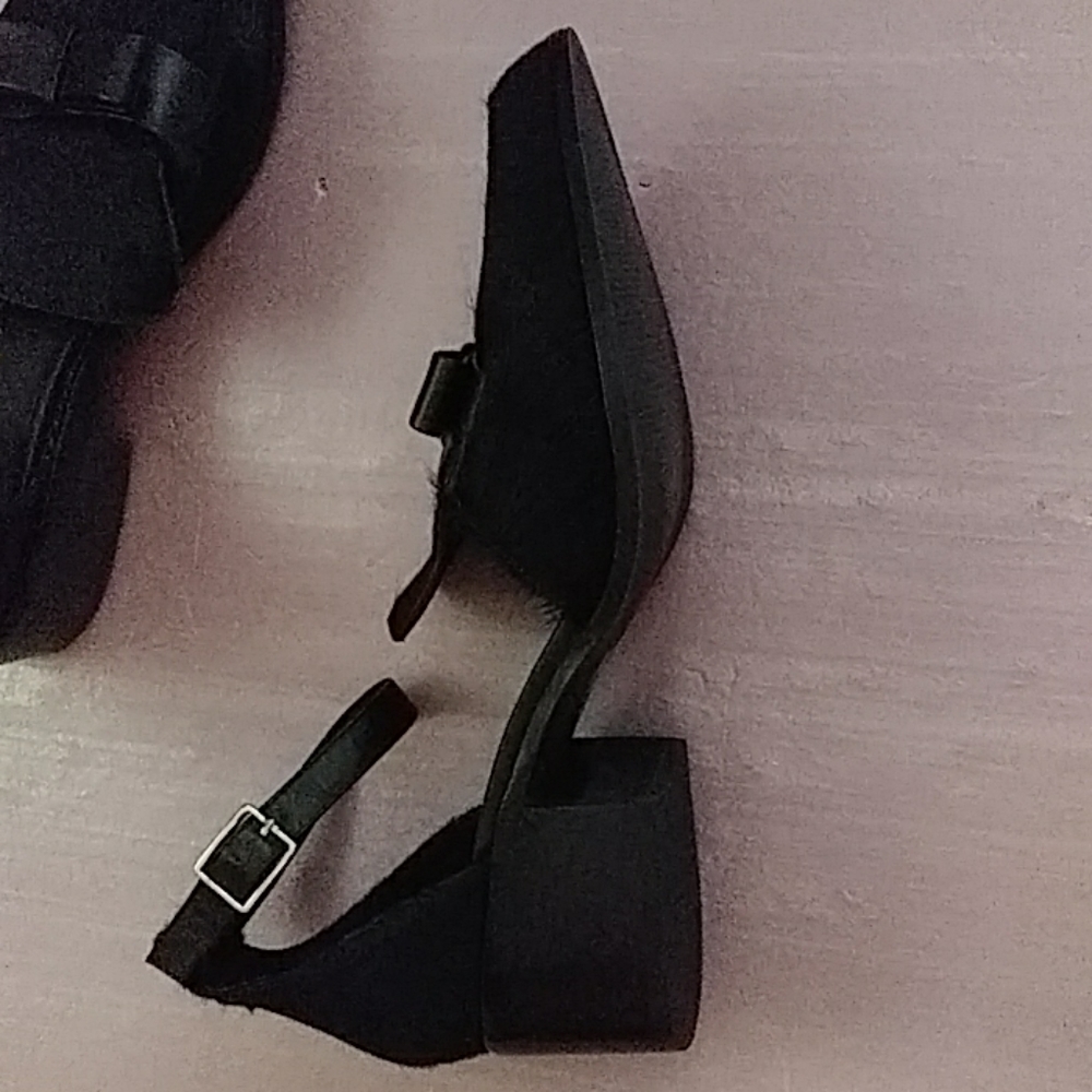 Shoes - Picture 2 of 3